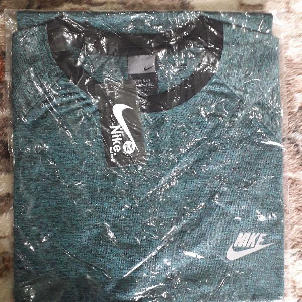 camisa esportiva Nike