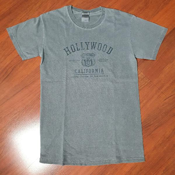 camiseta estampa hollywood