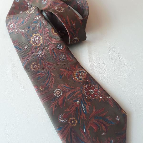 gravata estilosa