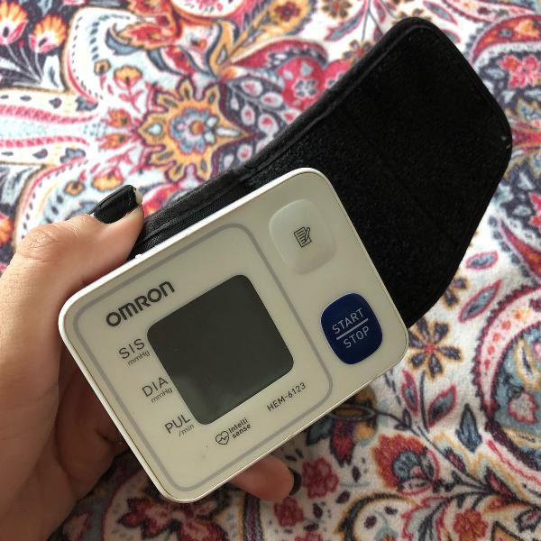 monitor automático de pressão arterial de pulso omron