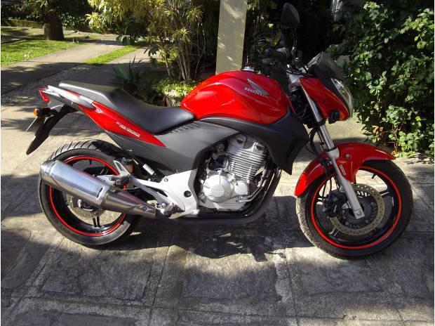 CB 300 R com ABS -