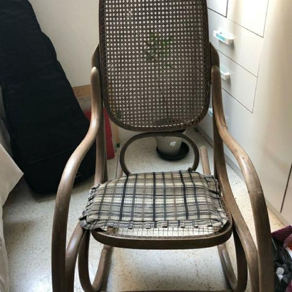 Cadeira de Balanço Antiga Thonet