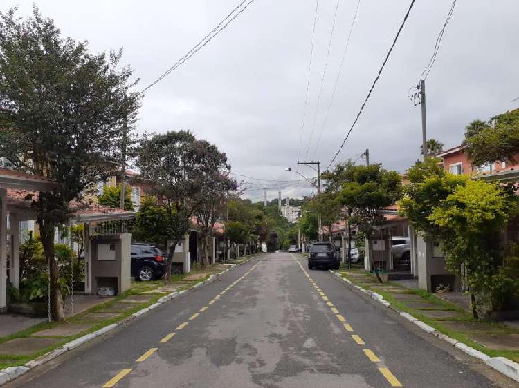 Casa de condomínio para venda possui 66 metros quadrados