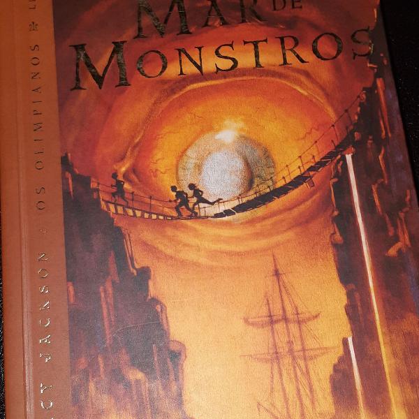 Livro "O mar de monstros"