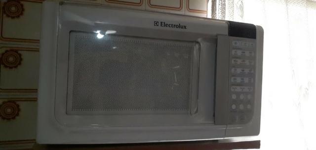 Microondas Electrolux - branco 23 litros