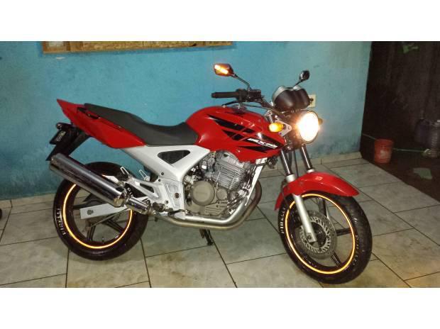 Moto CB-250 TWISTER com 12.500 km rodados, revisada