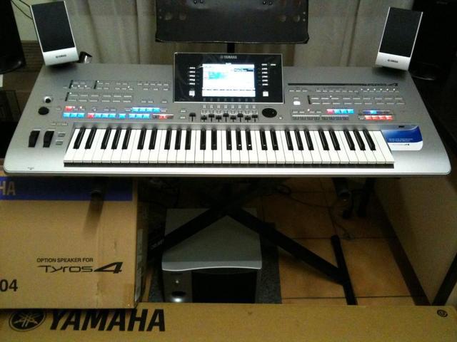Nova marca Yamaha Tyros 4 61-Key Keyboard Arranger