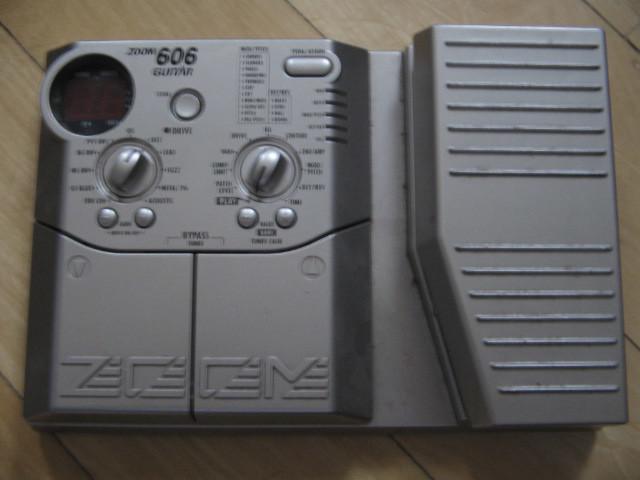 Pedaleira ZOOM 606
