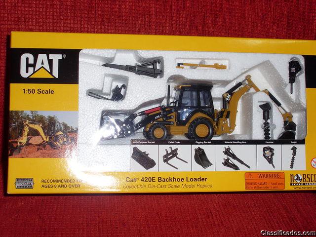 RETRO-ESCAVADEIRA CAT 320-E 1:50