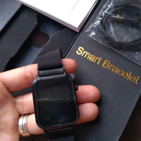 Smartwatch preto