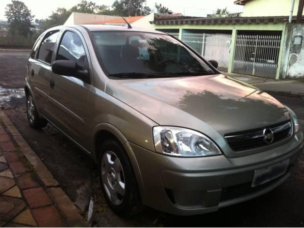 Vende-se Corsa Hatch 2011 1.4 completo