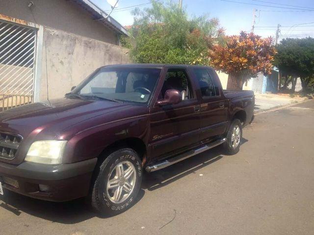 Vendo S10 aceito propostas