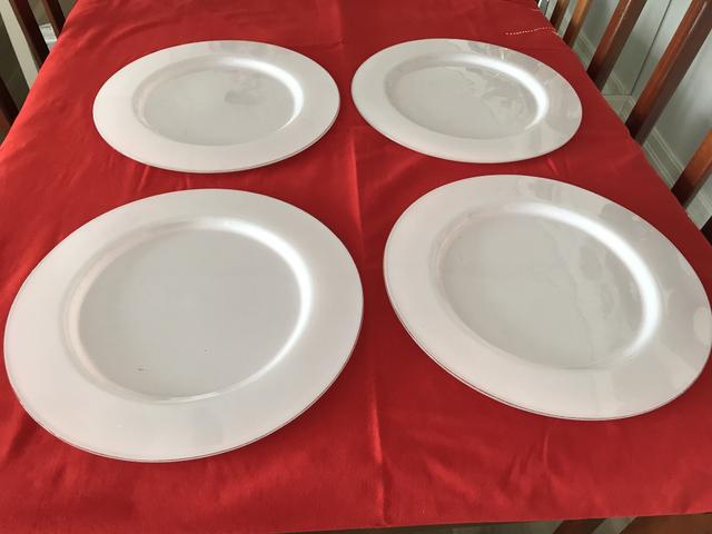 Vendo conjunto de 4 prato SOUSPLAT em perfeito estado