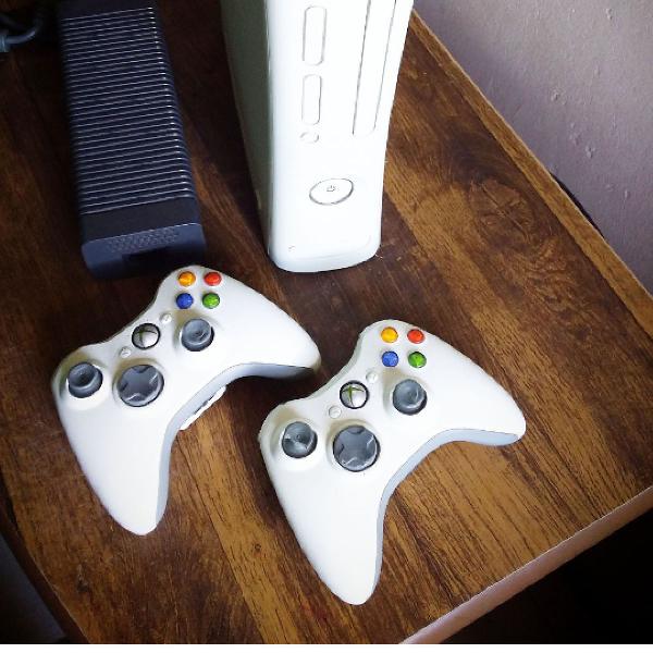 XBOX 360 slim