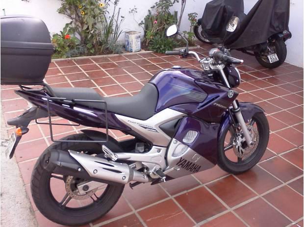 Yamaha - Fazer 250 - 2011 - Roxa