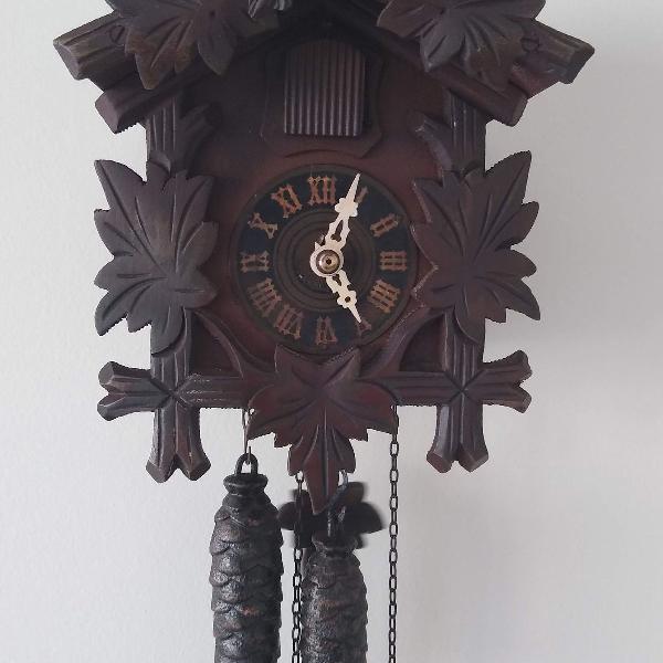 antigo relógio cuco alemão floresta Negra funcionando