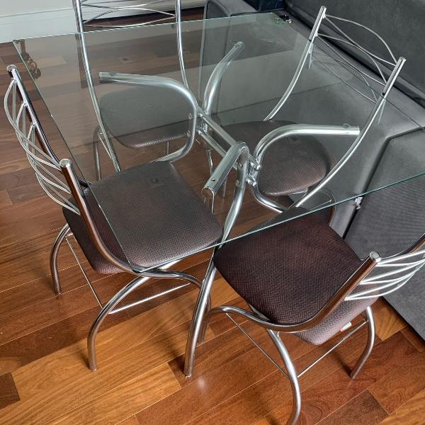 conjunto mesa de vidro com 4 cadeiras lindo!