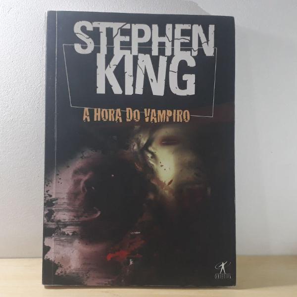 livro - a hora do vampiro