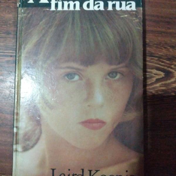 livro laird koenig a menina do fim da rua