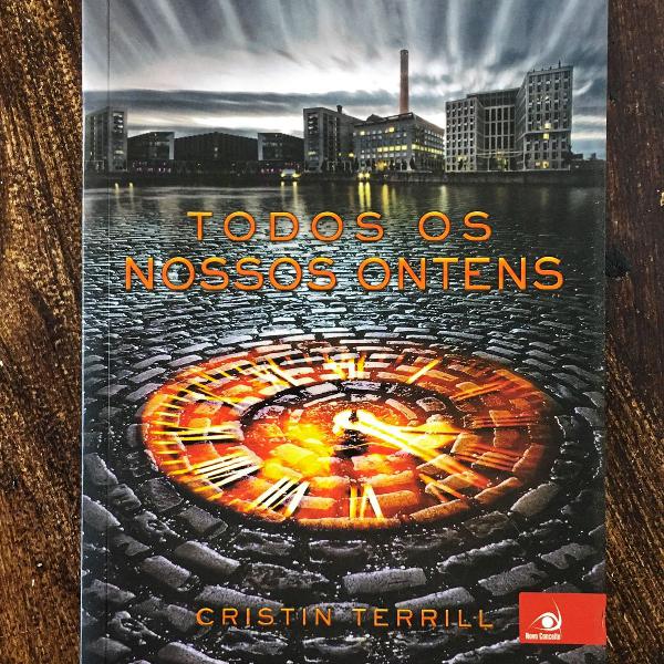 livro todos os nossos ontens