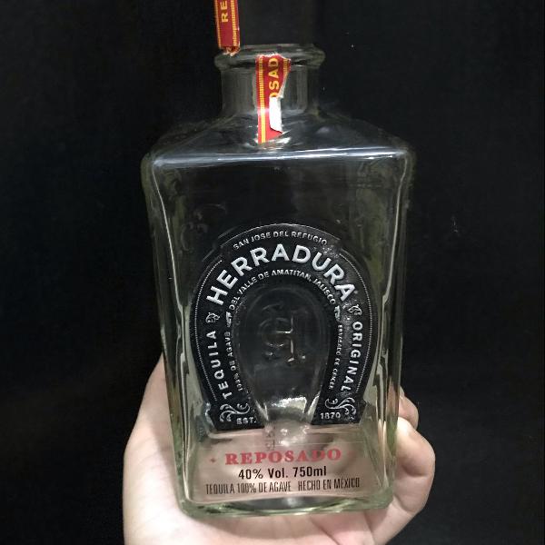 maravilhosa garrafa de herradura reposado