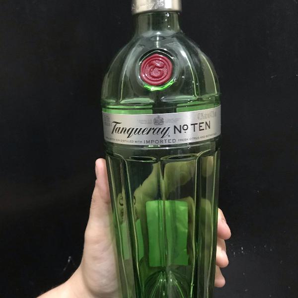 maravilhosa garrafa tanqueray ten