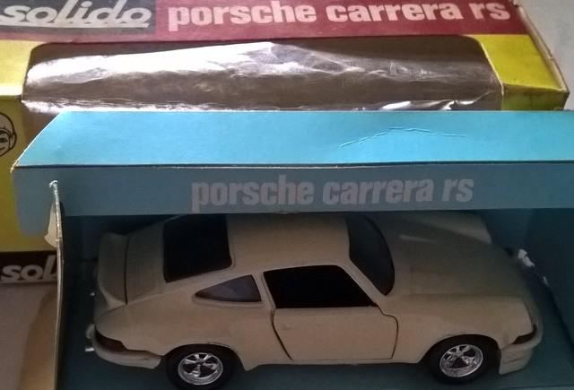 miniatura do carro Porsche Carrera RS branco carroceria de