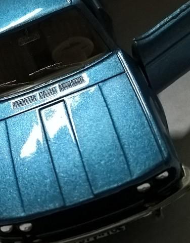 miniatura do carro Renault 30 carroceria de aço cor azul