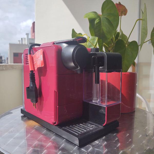 máquina de café nespresso attissima