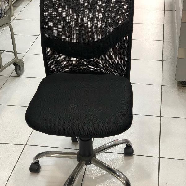 poltrona com rodízio