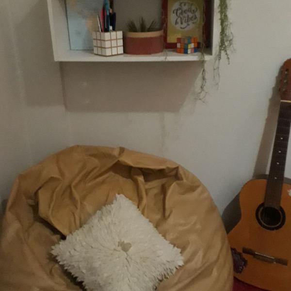 puff de couro caqui