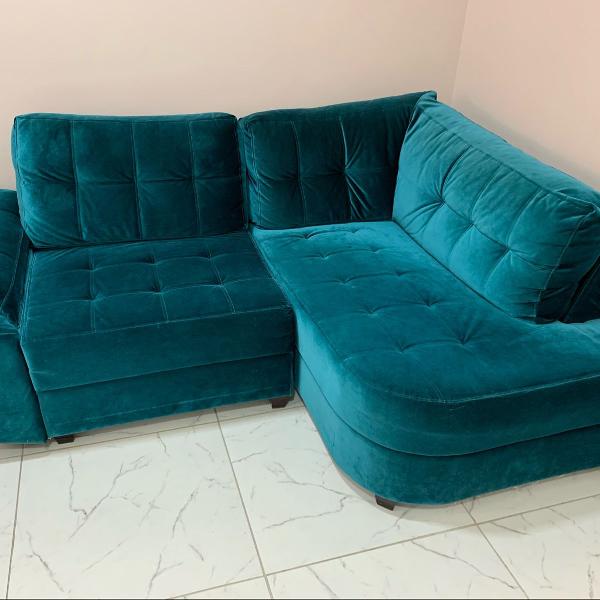 sofá azul tiffany