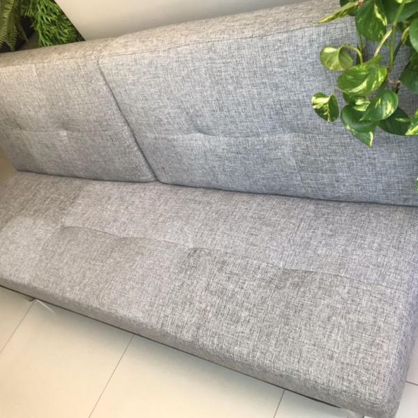 sofá cama lindao! cinza e confortável