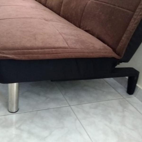 sofá cama marrom suede nunca usado