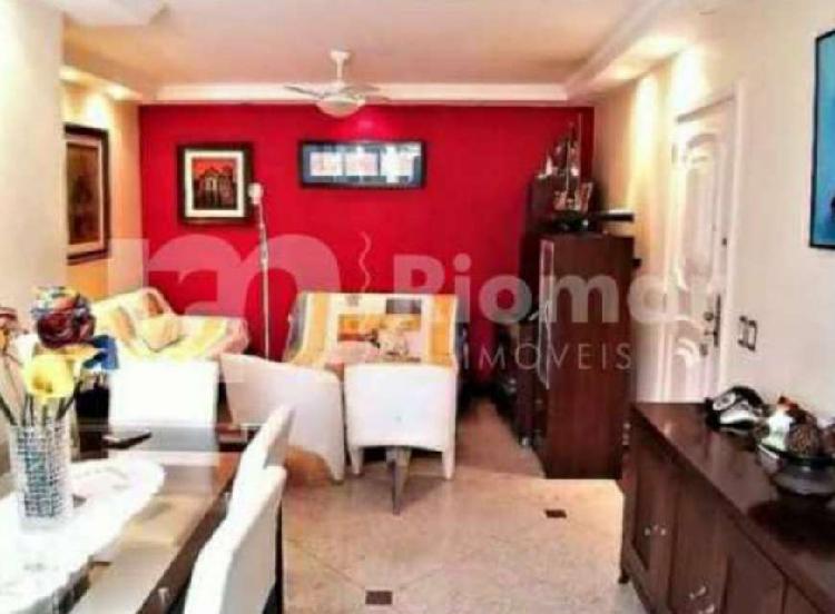 Apartamento para venda possui 91 metros quadrados com 2