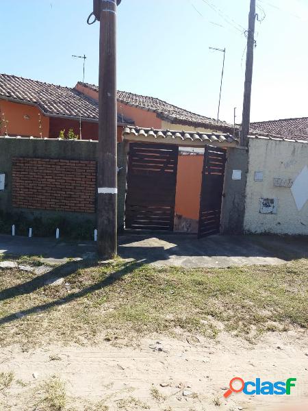 BOA CASA EM EXCELENTE LOCALIZAÇÃO- PRÓXIMO AO CENTRO E A