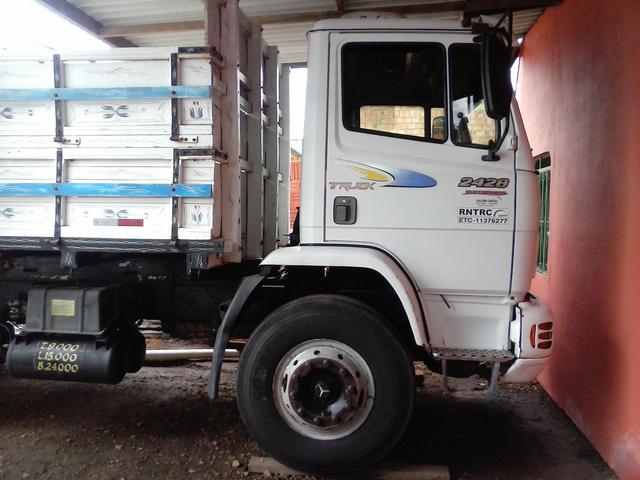 Caminhão MB2428 Ano 2004 R$140.000,00