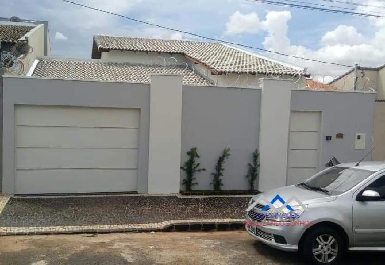 Casa Padrão para Venda em Jardim Patrícia Uberlândia-MG -