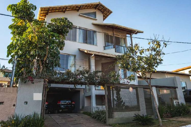 Casa com 3 dormitórios à venda, por R$ 490.000,00 -