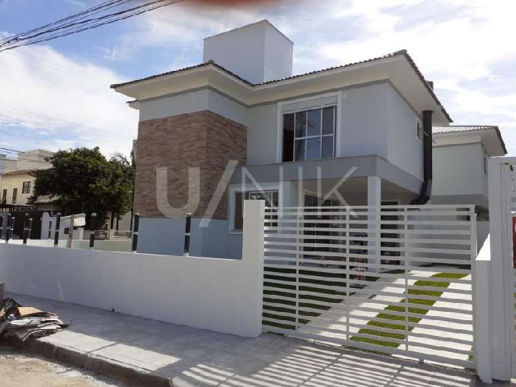 Casa financiável com 03 suítes no Campeche.