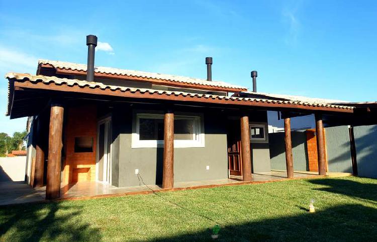 Casa para venda com 130 metros quadrados com 3 quartos em