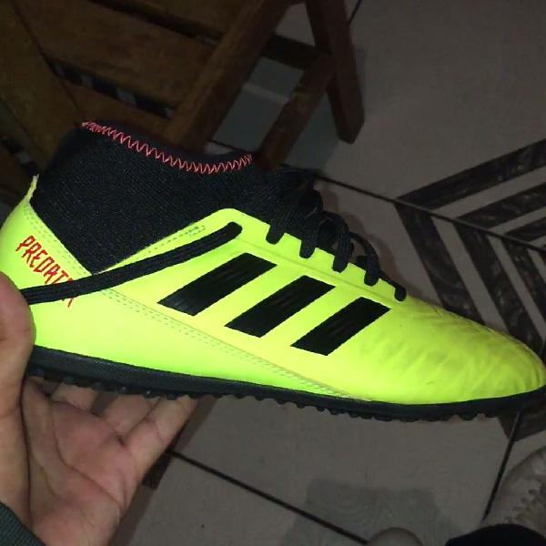 Chuteira Adidas Predator society