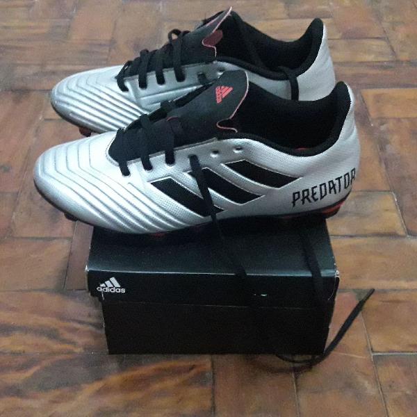 Chuteira da Adidas Predator 19.4 n38. Novinha!