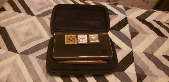 Nintendo DS XL + 102 jogos + case