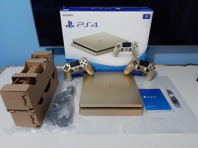 Ps4 Slim Gold Edition 2 controles Impecável