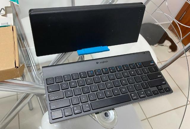 Tablet Keyboard (teclado para tablet e iPad) Logitech modelo