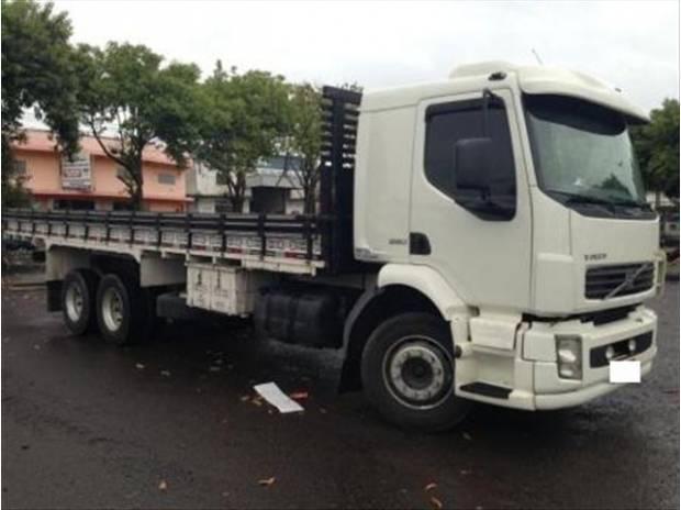 VOLVO VM 260 6X2 ANO 2008 COM CARROCERIA EXCELENTE ESTADO