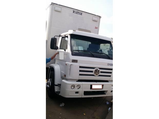 VW 15 180 TRUCADA ANO 2001 COM BAU