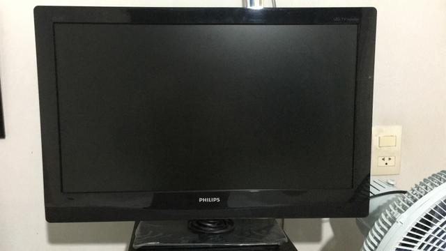 Vendo monitor/tv Philips 231TE4L LED HDMI 23?