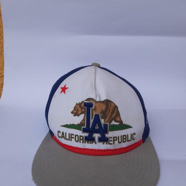 bonê new era los angeles/california republic branco e azul